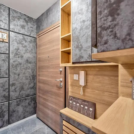 Andrijana 즐라티보